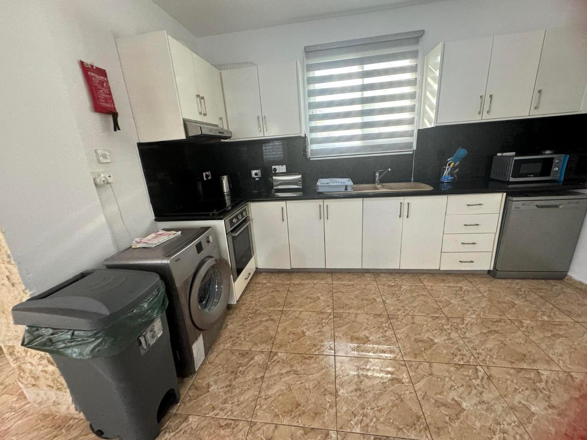 Villa Coralia Gardens 1Km From Coral Bay Beach Екстер'єр фото